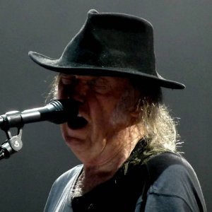 Neil Young - Rockin' In The Free World - Accor Hotel Arena Paris 2016