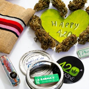Happy 420 Paraphernalia