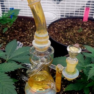 Smoking Outlet-Glass Recycler Bong
