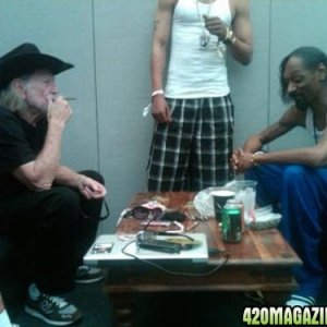 Looky Looky Willie & Snoop