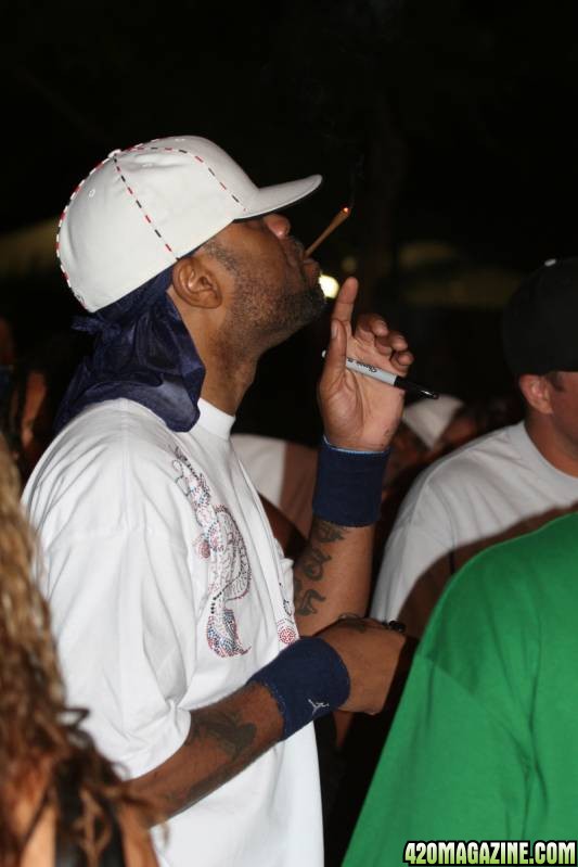 Method Man - Wu-Tang Clan Smoking Weed