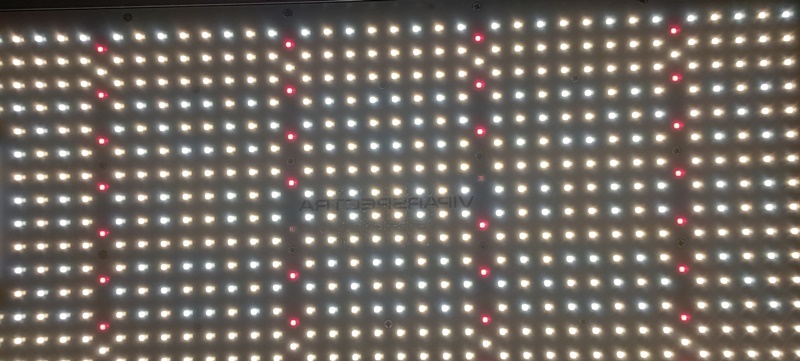 Viparspectra XS2000 LED Grow Light panel - Copy.jpg
