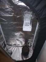 Picture of Grow Tent 300 W LED and VIVOSUN Fan.jpg