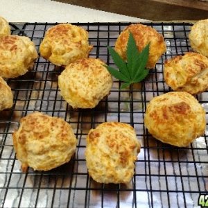 Canna_Cheddar_Bay_Biscuits_1