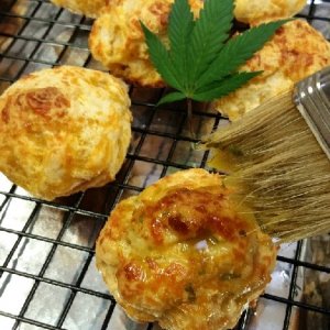 canna_cheddar_Bay_Biscuits_4