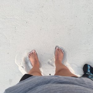 Toes,  meet sand