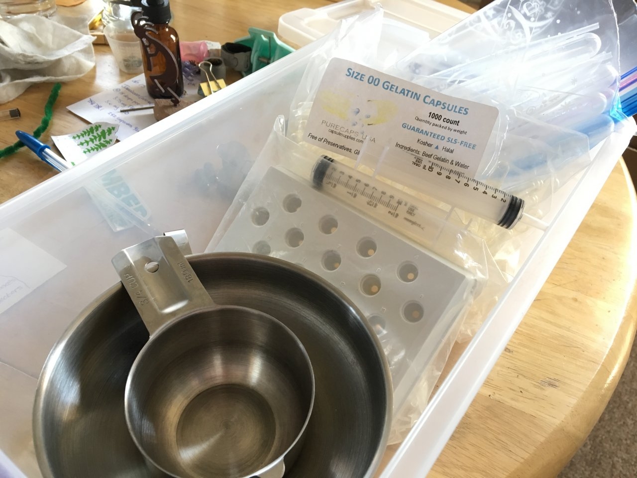 Capsule-making kit for the daughter