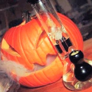 marijuana-pumpkin-halloween.jpg