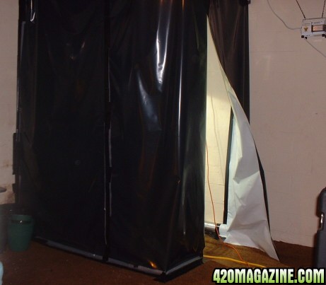 Hanging Mylar Box Tent Using Cheap PVC | 420 Magazine