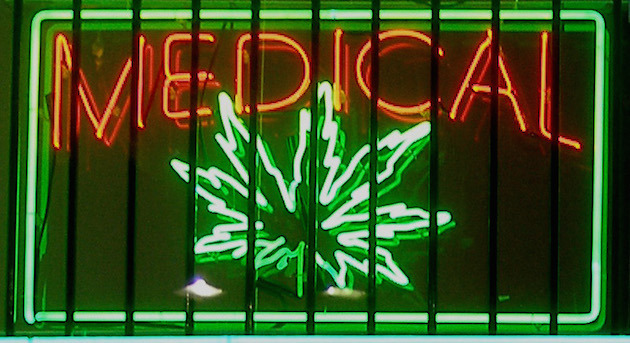 87790comoxvalleyMedical-marijuana-sign-WMC.jpg