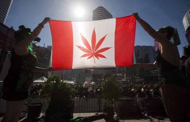 Flag_Canada_Marijuana_-_Suns-Prod_Images.jpg