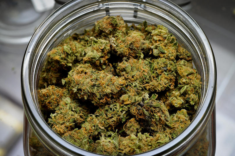 Jar_of_Marijuana4_-_Flickr.jpg
