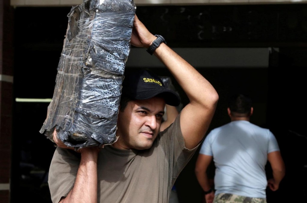 Police_in_Paraguay_-_Reuters.jpg