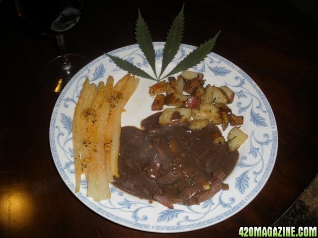 Chicken_with_red_wine_sauce_001_Small_.jpg