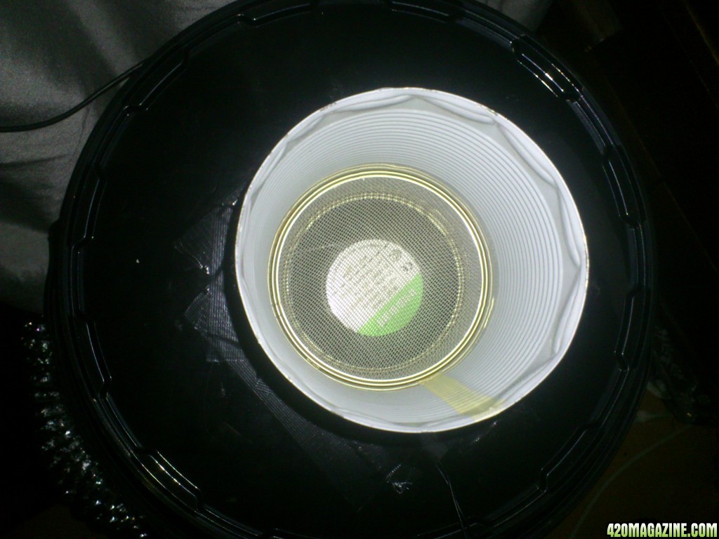 Space_Bucket_Exhaust_Ready_For_Activated_Carbon_Filter.JPG
