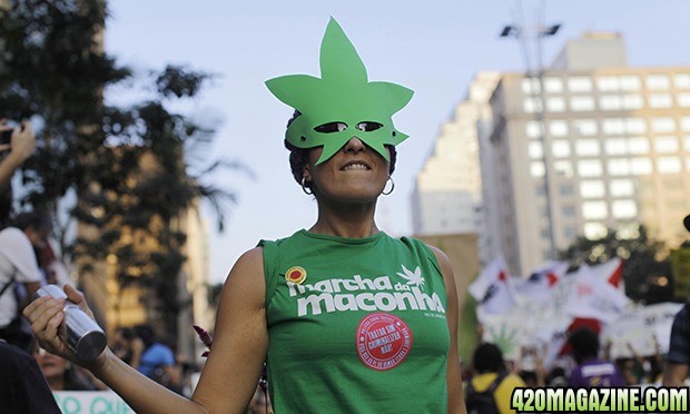 Brazil-drugs-marcher-0101.jpg