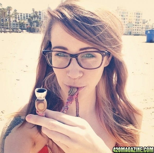 girl_with_pipe1.png